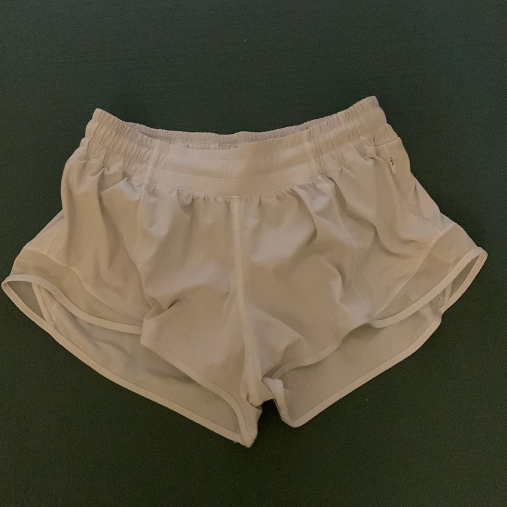 Hotty hot 2.5” low-rise shorts size 4